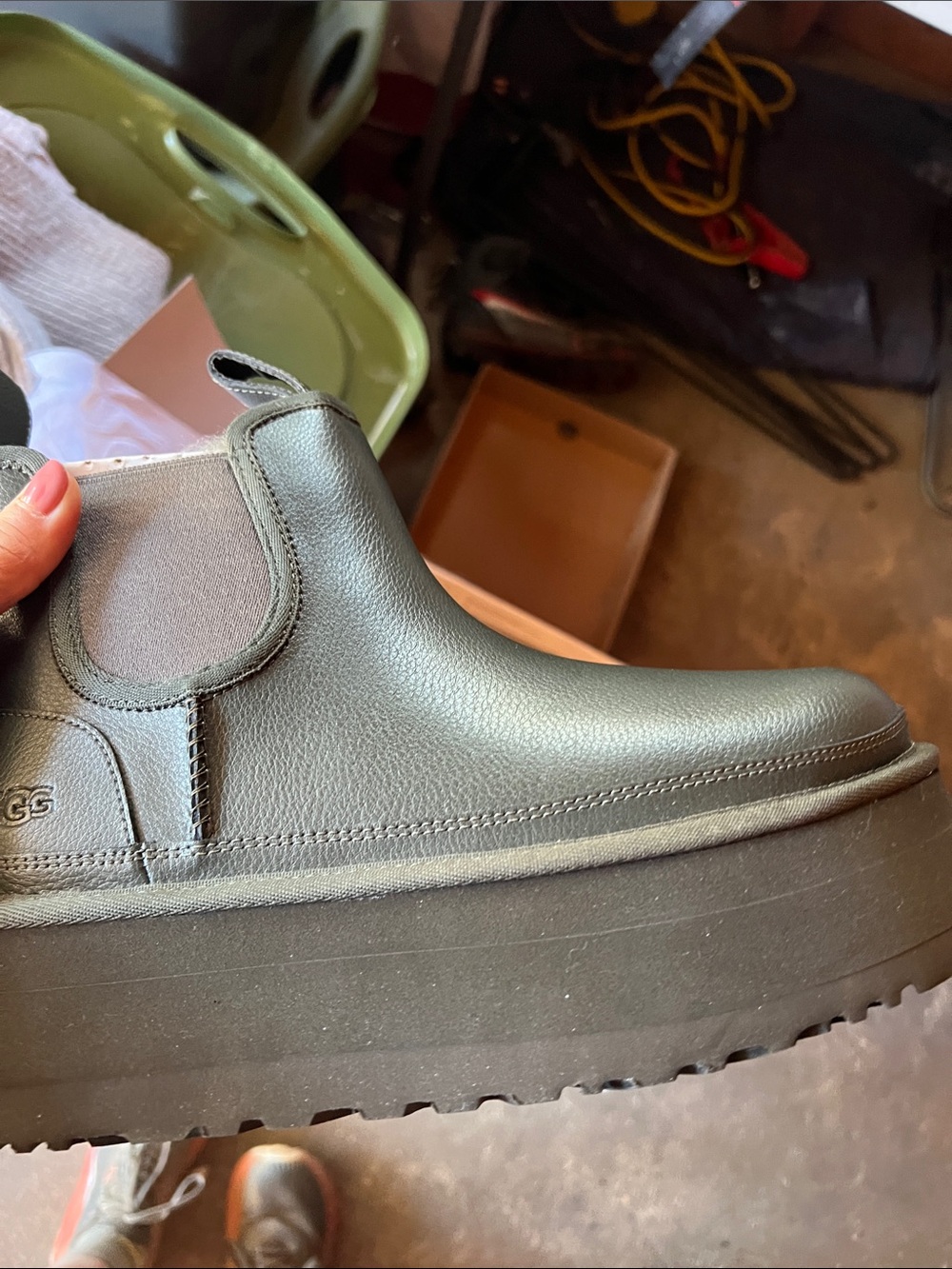 UGG Neumel platform Chelsea boots dark green leather - Picture 2 of 4